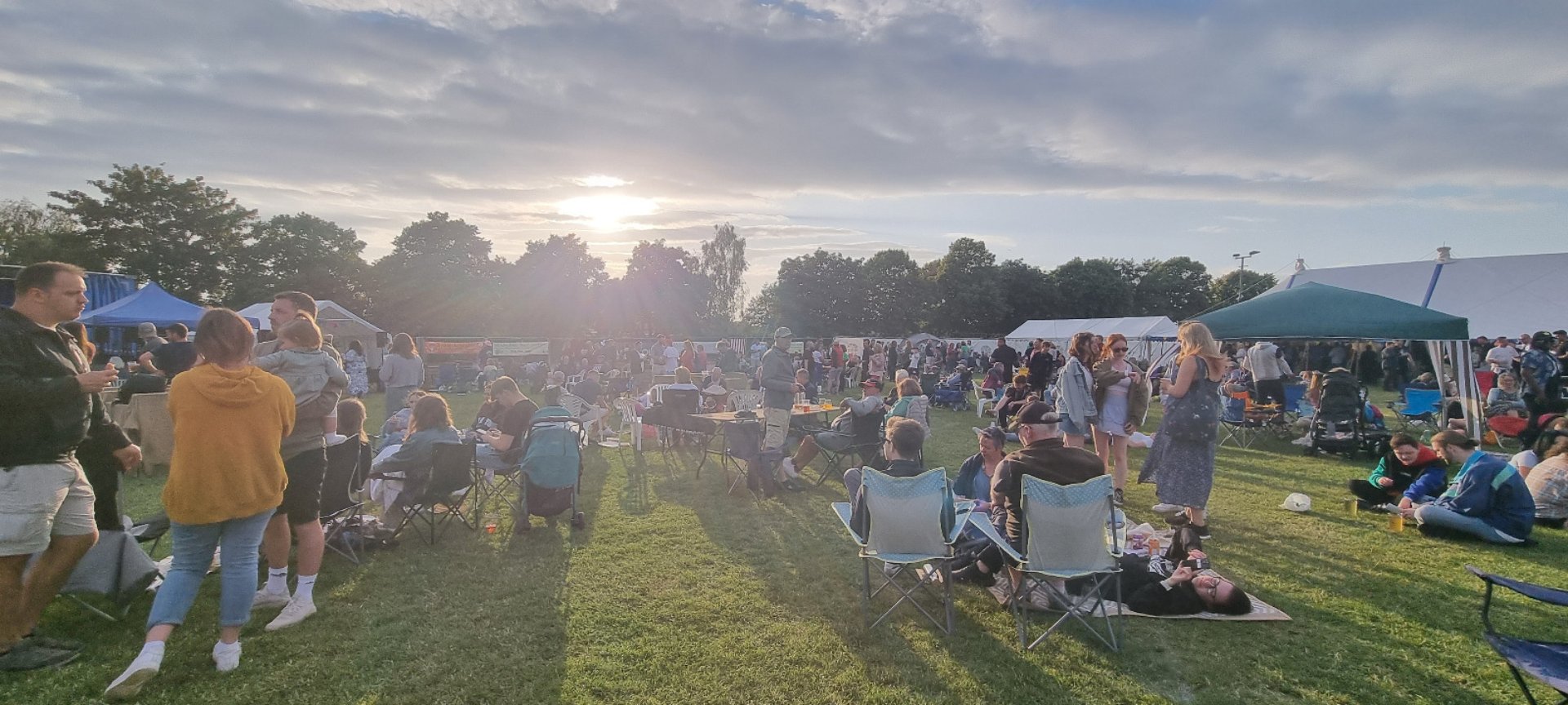 The crowd on the Recreation Ground